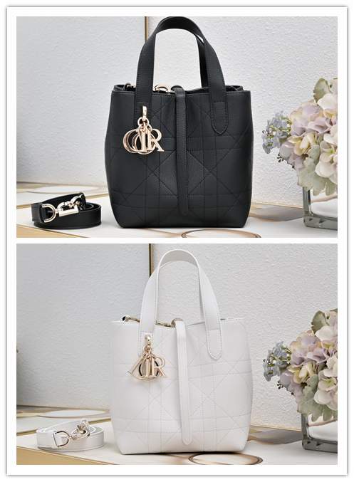 Picture of Chanel Handbags _SKUfw239869062fw